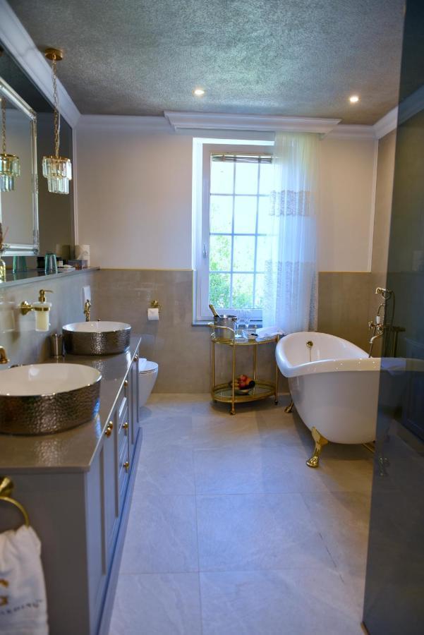 Villa Giardino Heritage Boutique Hotel Bol Exterior foto